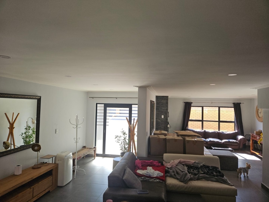 5 Bedroom Property for Sale in Wilkoppies North West